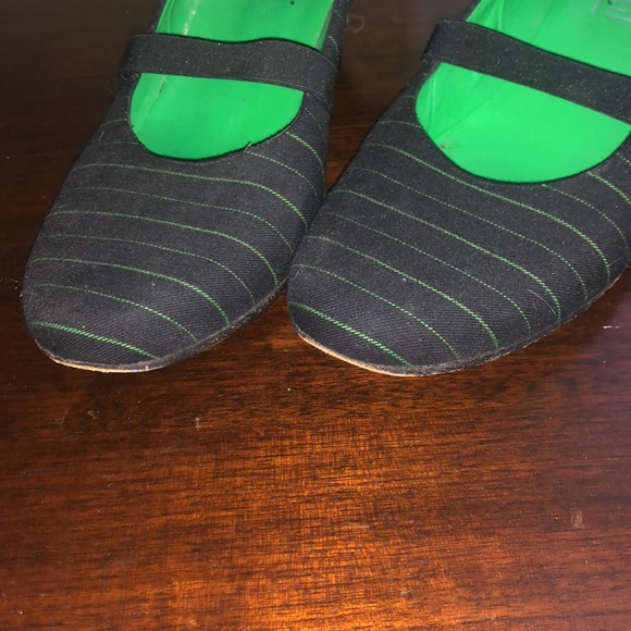 Luc Berjen• Kitten Heeled Pinstriped Loafers - Picture 10 of 11